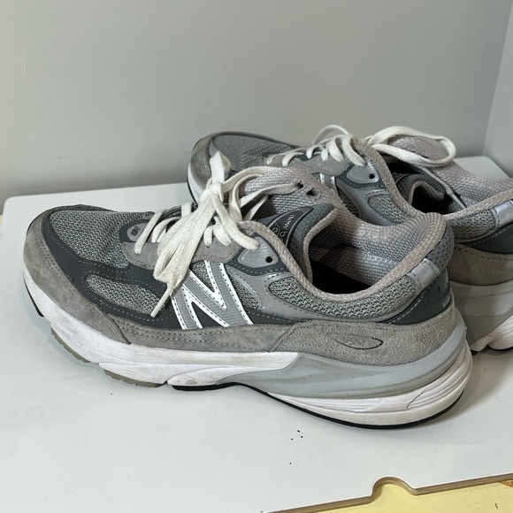 Women’s Size New Balance 990 Made in USA Classic Gray and White Sneakers - Picture 8 of 11